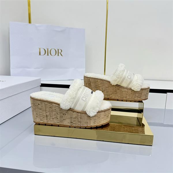 20251128184322737 290